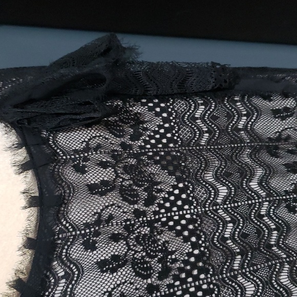 Cabi Lace Overlay Sleeveless Shirt Size L - Picture 3 of 11